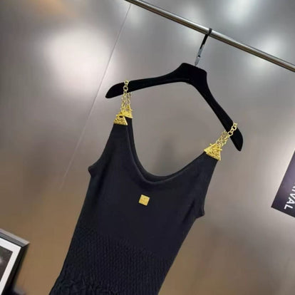 Robe Femme Courte Texturée à Bretelles Chaîne Dorée